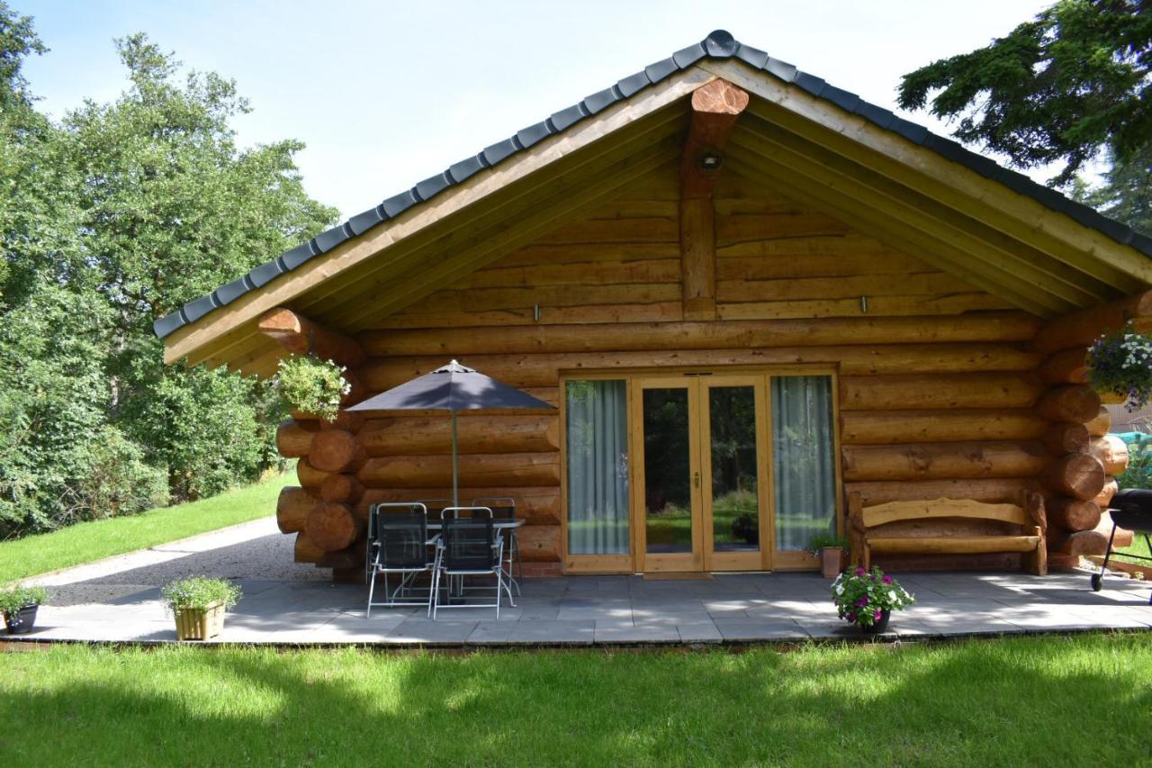 Ewes Water Log Cabins Langholm Exteriér fotografie