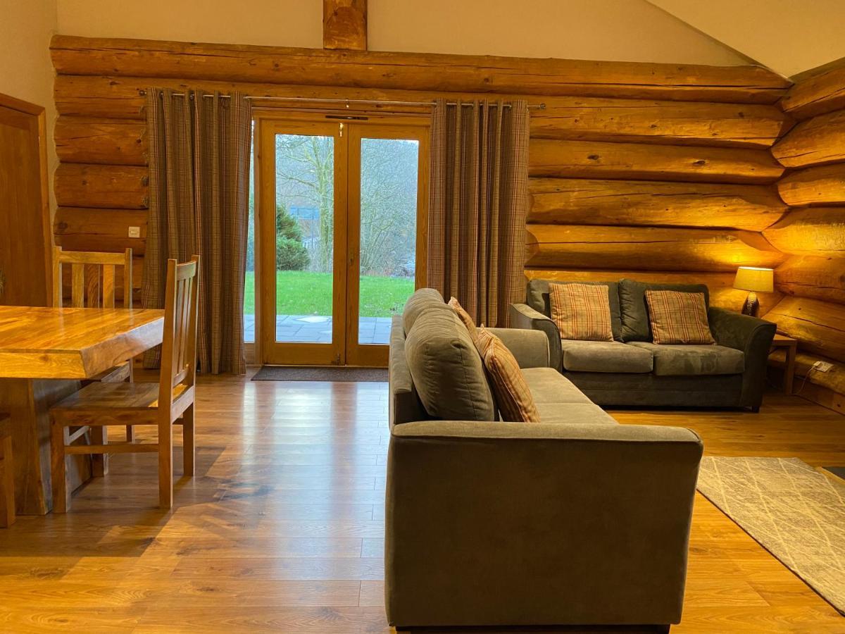 Ewes Water Log Cabins Langholm Exteriér fotografie
